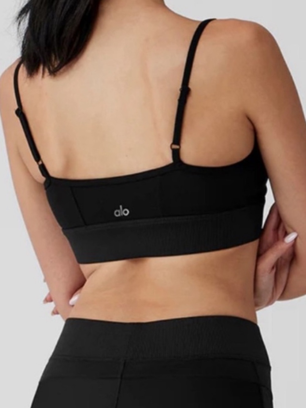ALO Yoga Alosoft Head Start Bra Size Medium Black NWOT - Picture 2 of 2